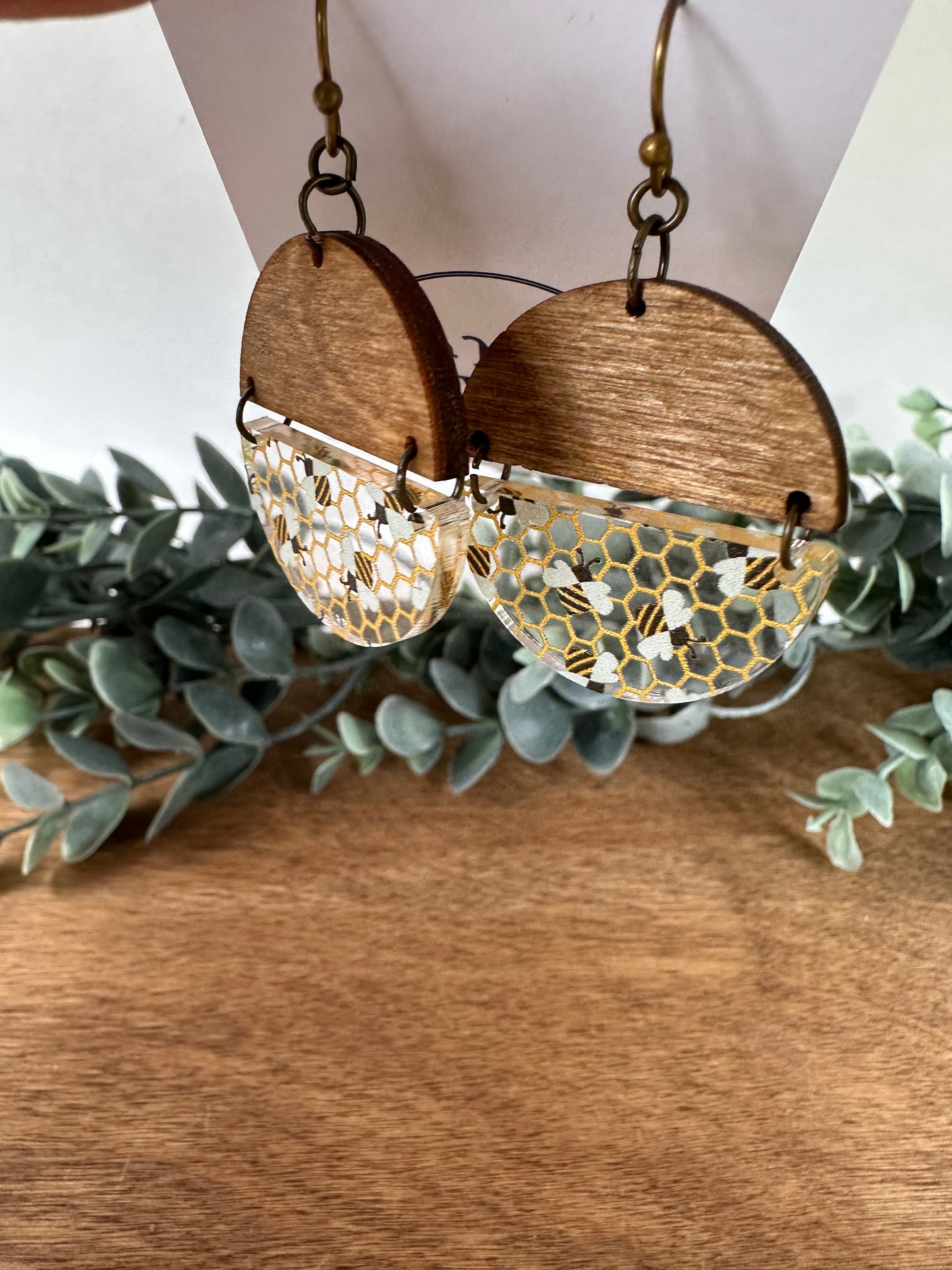Bee-utiful Medium Split Circle Earrings