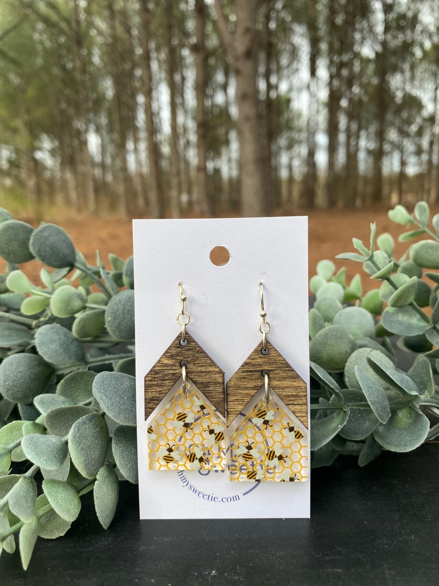 Bee-utiful Arrow Earrings